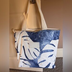 ALOHA Palm Navy and White Leaf Print Tote
With matching clutch bag